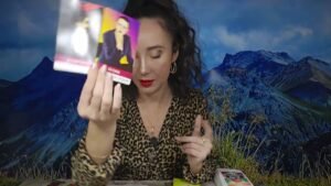 Leia mais sobre o artigo 𝗦𝗘 𝗙𝗔𝗖𝗘 𝗟𝗨𝗠𝗜𝗡𝗔̆ 𝗜̂𝗡 𝗔𝗖𝗘𝗔𝗦𝗧𝗔̆ 𝗣𝗥𝗢𝗕𝗟𝗘𝗠𝗔̆! 😲 𝗨𝗡 𝗡𝗢𝗥𝗢𝗖 𝗠𝗔𝗥𝗘 𝗦̦𝗜 𝗢 𝗩𝗘𝗦𝗧𝗘 𝗖𝗔𝗥𝗘 𝗦𝗖𝗛𝗜𝗠𝗕𝗔̆ 𝗧𝗢𝗧!