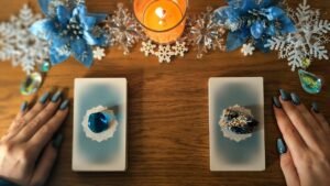 Leia mais sobre o artigo ♥️QUÉ SIENTE AL PENSAR EN LO VUESTRO? 🌠🥂+ SU NAVIDAD con RESPECTO A TI🥂🎄🌌♥️Tarot Interactivo Amor♥️