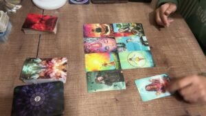 Leia mais sobre o artigo SENİ SEBİYOR MU ? SİZE DAİR PLANI NE ? SONUMUZ NE OLACAK ? GENEL TAROT FALI #tarot #kahvefalı #sufal