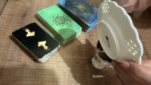 Leia mais sobre o artigo ŞU AN NEYE NİYET ETTİYSEN GERÇEKLEŞİYOR HABERİ GELİYOR / GENEL KAHVE TAROT FALI #tarot #kahvefalı