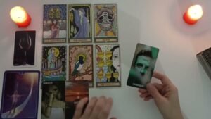 Leia mais sobre o artigo Tam Şu Anda Neler Hissediyor? Tarot