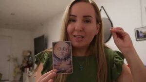 Leia mais sobre o artigo TAROT SENTIMENTAL PTR CEI SINGURI! CUM ARATA VIITORUL? CE VA FI? WOW!! 😮SUNT FARA CUVINTE!!!