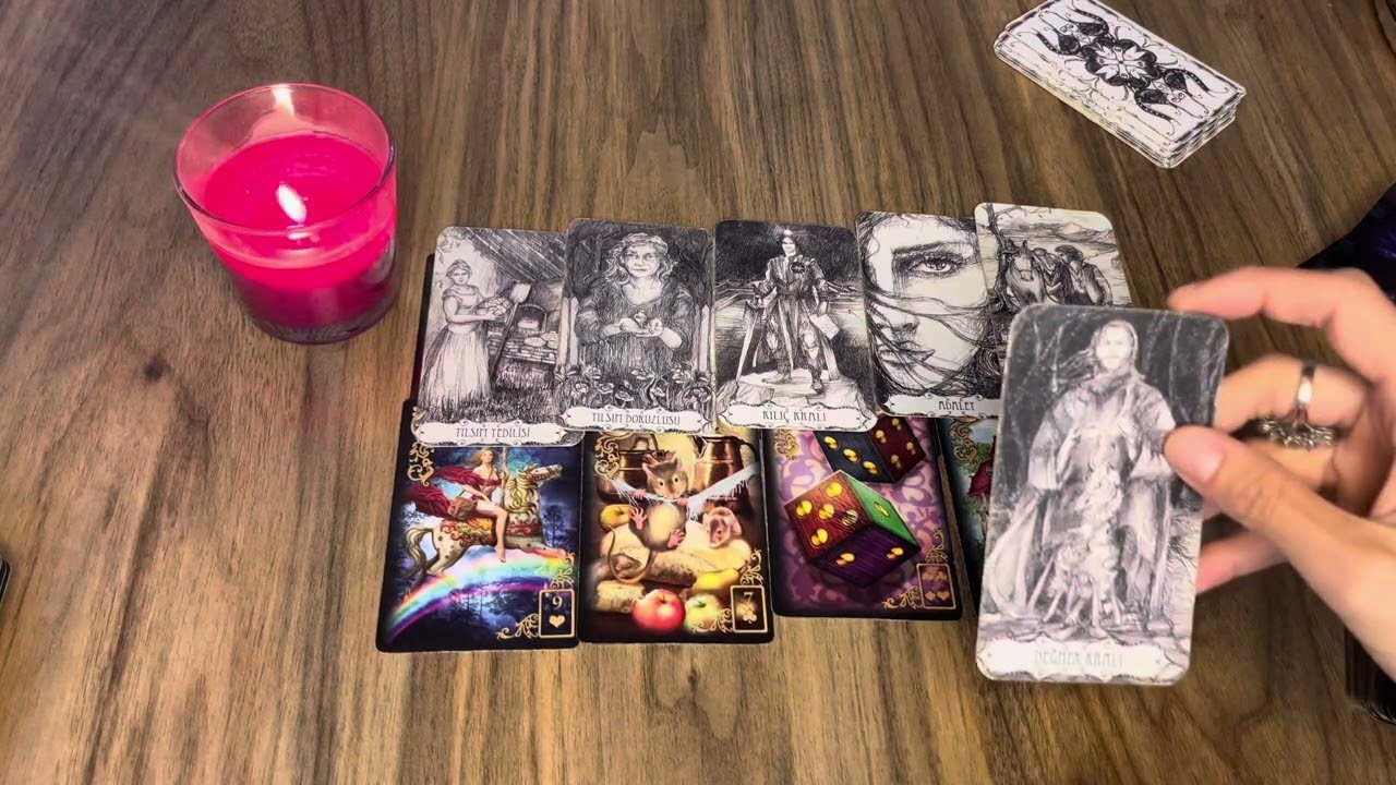 No momento, você está visualizando TAROT~LENORMAND | AKLINDAKİ KİŞİNİN AN ENERJİSİ ? HİSSETTİĞİ DUYGULAR? SENİ NASIL GÖRÜYOR? |