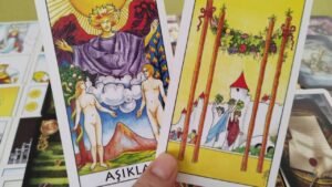 Leia mais sobre o artigo AKLINDAKİ KİŞİ❤ 💌NE GİBİ KARARLAR ALDI❤ 🧿💯#tarotfalı #aklımdakikişihakkımdanedüşünüyor #keşfet