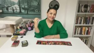 Leia mais sobre o artigo 💯AKLINDAKİ KİŞİ SENİNLE İLGİLİ PLANI NE ? #tarot #tarotfali #aklımdakikişitarot #aşkfalı #tarotcards