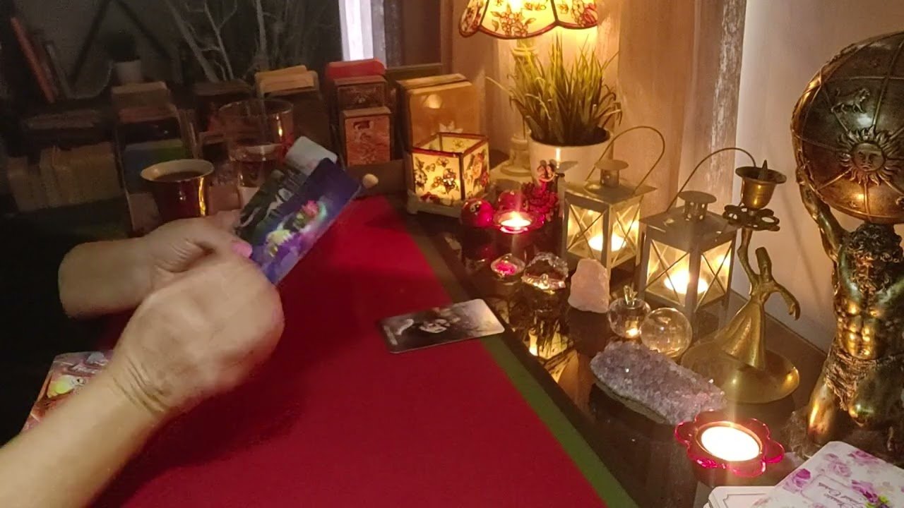 No momento, você está visualizando Bugün💫💏💫 Sizinle ilgili Aklından Yüreğinden Geçenler 💐 TAROT AÇILIMI