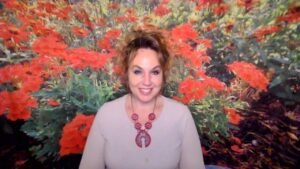 Leia mais sobre o artigo Love Tarot: Cosmic alignment is perfect to end the regret and reconnect..