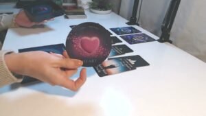 Leia mais sobre o artigo Onun Seninle İlgili Güncel Düşünce Ve Duyguları Ne Durumda? #tarot #tarotreading