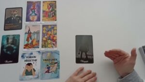 Leia mais sobre o artigo Sessizliğin Onu Nasıl Etkiliyor? Sessizliği Bozacak mı? Tarot