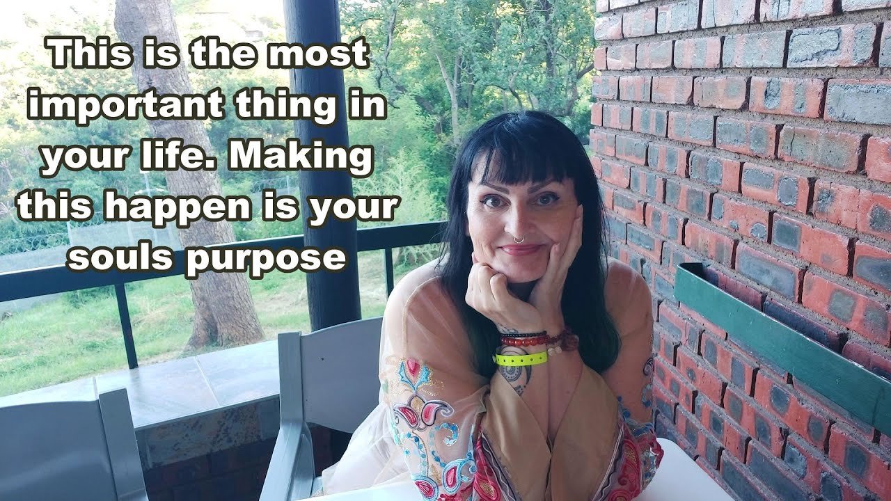 No momento, você está visualizando You will be stable enough in life so that you can dream again – tarot reading