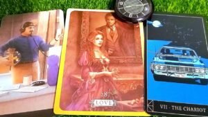 Leia mais sobre o artigo Ai Đó Đang Suy Nghĩ Về 1 Điều Gì Đó Liên Quan Tới Bạn Trong Tâm Trí Của Họ Hiện Tại / Tarot Reading