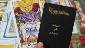 Leia mais sobre o artigo AKLINDAKİ KİŞİ❤ 💌SENİN İLE İLGİLİ HANGİ KARARI ALDI❤ 🧿💯#tarotfalı #aklımdakikişihakkımdanedüşünüyor