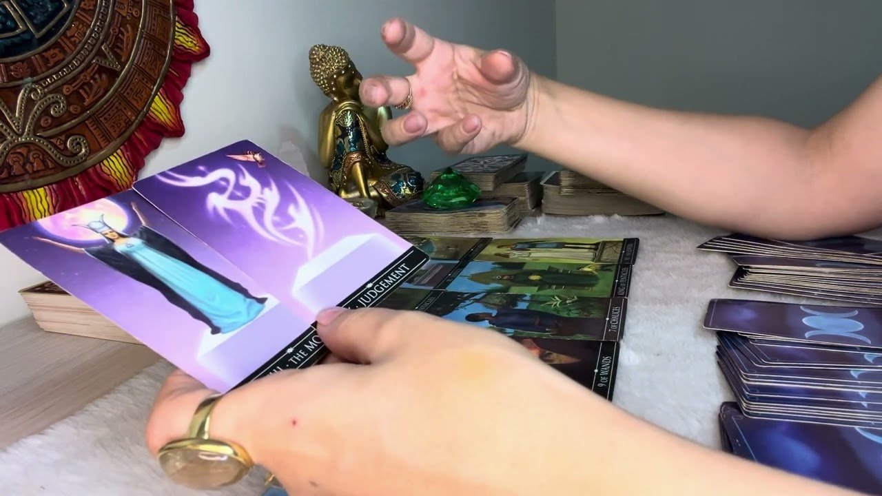 No momento, você está visualizando O que está SENTINDO e PENSANDO em relação a NÓS hoje? TAROT 🔮💕