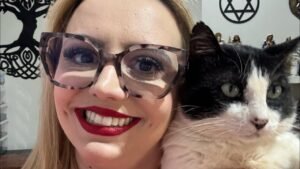 Leia mais sobre o artigo SUPER CHAT COM BRUNA VENEZI AO VIVO – Dom Cigano Tarot