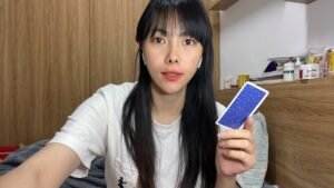 Leia mais sobre o artigo Ai đang suy nghĩ rất nhiều về bạn ? ( Chọn tụ / Timeless )