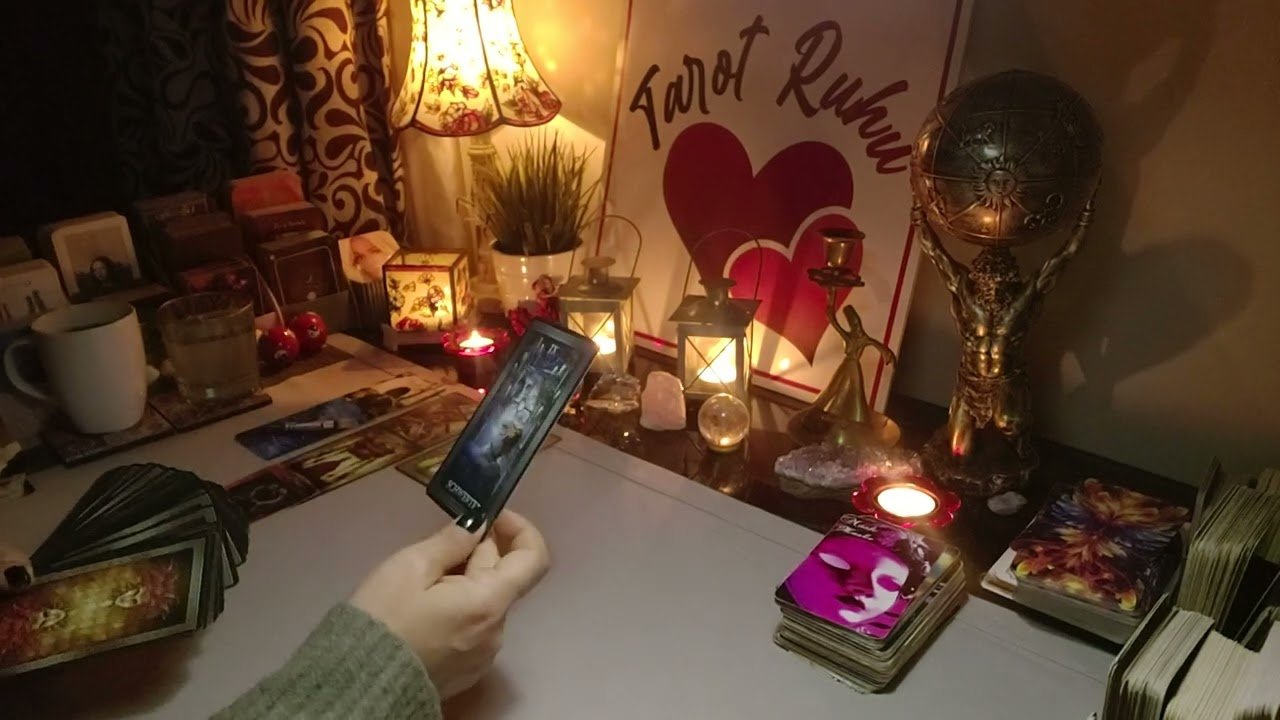 No momento, você está visualizando Aklımdaki Kişi ❤ Neden Sessiz? Sessizliği Bozacak mı? 💯💑❣