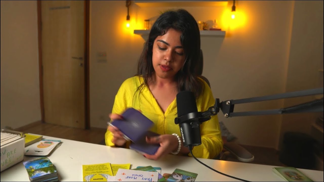 No momento, você está visualizando Apke career mai kya hone vala hai ? 💵 (Timeless) || Tarot Reading (Hindi)