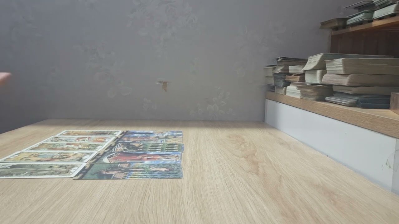 No momento, você está visualizando Chọn 1 tụ bài: CÓ AI ĐANG BẮT ĐẦU NẢY SINH TÌNH CẢM VỚI BẠN KO? NẾU CÓ, HỌ LÀ AI? 😉 Tarot