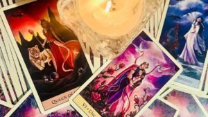 Leia mais sobre o artigo Jak ta osoba Cię widzi i jakie ma emocje ? ❤️‍🔥 NIEDZIELNA HERBATKA 🫖🌲🔮 #tarot #czytanietarota