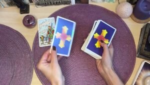 Leia mais sobre o artigo Myśli, uczucia, zamiary Twojej Osoby! Tarot 3 grupy