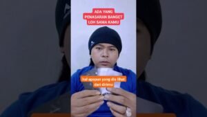 Leia mais sobre o artigo Ada yang penasaran banget sama kamu #shorts #tarotreading #tarot