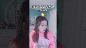 Leia mais sobre o artigo PEOPLE LOOKUP TO YOU ‼️🌟💫 #Tarot #chosenones