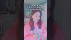 Leia mais sobre o artigo SOMEONE IN YOUR NEIGHBORHOOD HAS A SERIOUS CRUSH ON YOU #soulmate #tarot