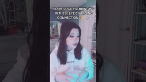 Leia mais sobre o artigo YOUR BEAUTY IS BRINGING IN THESE LIFE CHANGING CONNECTIONS  #soulmate #tarot