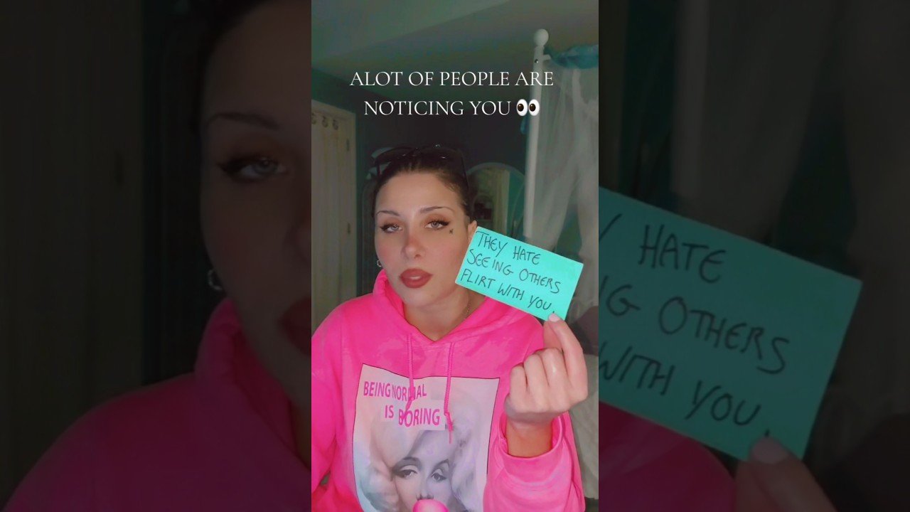 No momento, você está visualizando ALOT OF PEOPLE ARE NOTICING YOU 👀💓 #tarot #soulmate