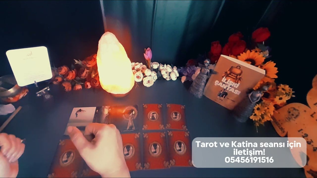No momento, você está visualizando 🤔✔️SANA SÖYLEMİYOR AMA…Onun Hakkında Bilmen Gerekenler Ne? 🔮TAROT AÇILIMI🔮