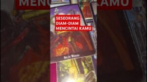 Leia mais sobre o artigo SESEORANG DIAM-DIAM MENCINTAI KAMU #tarot #tarotreading