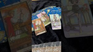 Leia mais sobre o artigo #shortyoutube #tarot #yenchybitarot Trải bài ngẫu nhiên- họ đang nghĩ gì về bạn…