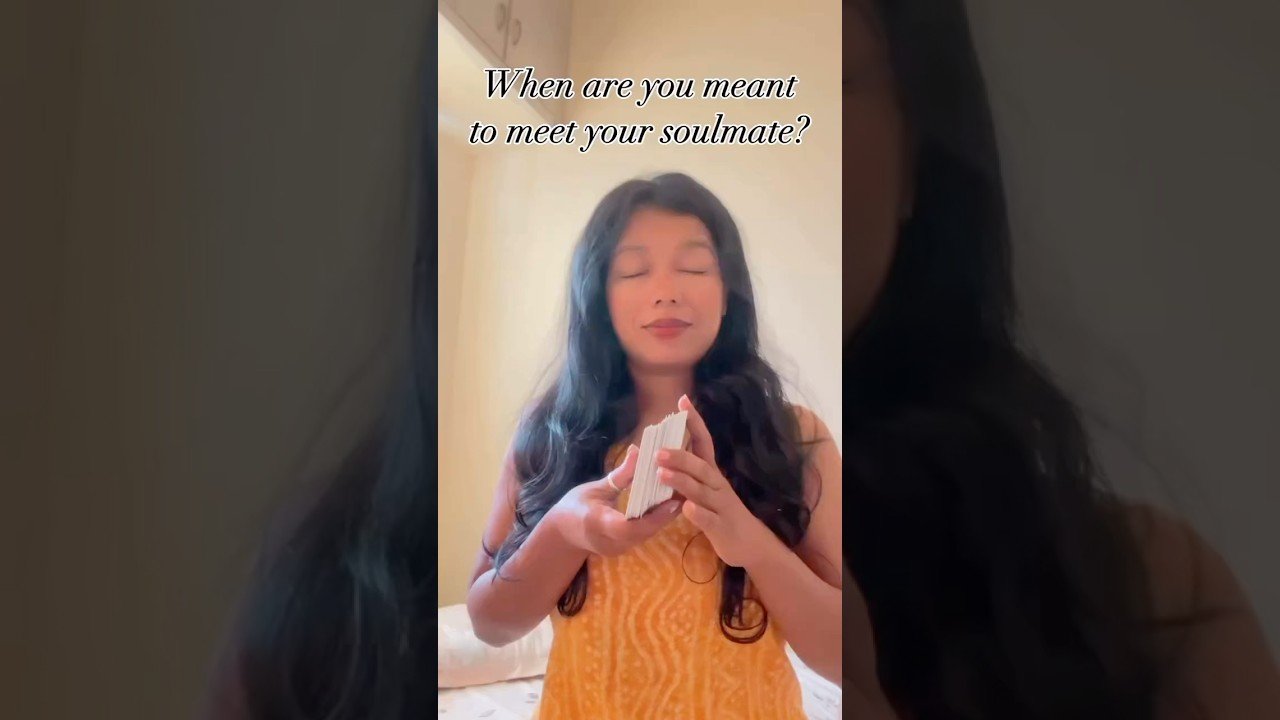 No momento, você está visualizando When are you meant to  your soulmate??♥️#tarot#psychiclovereading #yshorts
