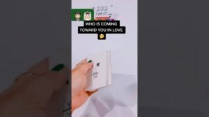 Leia mais sobre o artigo WHO IS COMING TOWARDS YOU 👀 & WHY 🤔 #tarot #tarotreading #shorts #shortvideo #soulmate #love #lover