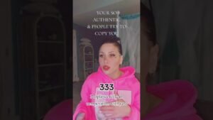 Leia mais sobre o artigo YOUR SO AUTHENTIC & PEOPLE TRY TO COPY YOU #chosenones #tarot