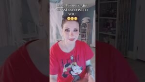 Leia mais sobre o artigo 😂😂 PEOPLE ARE OBSSESSED WITH YOU  #tarot #Karmic