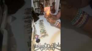 Leia mais sobre o artigo AKLIMDAKİ KİŞİ NE DURUMDA♥️✨#keşfet #tarot #tarotcaards #tarotreading