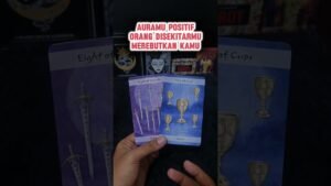 Leia mais sobre o artigo AURAMU POSITIF ORANG DISEKITARMU MEREBUTKAN KAMU #tarot #tarotreading