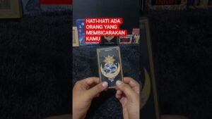 Leia mais sobre o artigo HATI-HATI ADA ORANG YANG MEMBICARAKAN KAMU #tarot #tarotreading