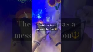 Leia mais sobre o artigo The divine has a message for you 🔱 #tarot #timeless #guidance