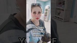 Leia mais sobre o artigo YOU ARE WALKING KARMA #karmic #tarot