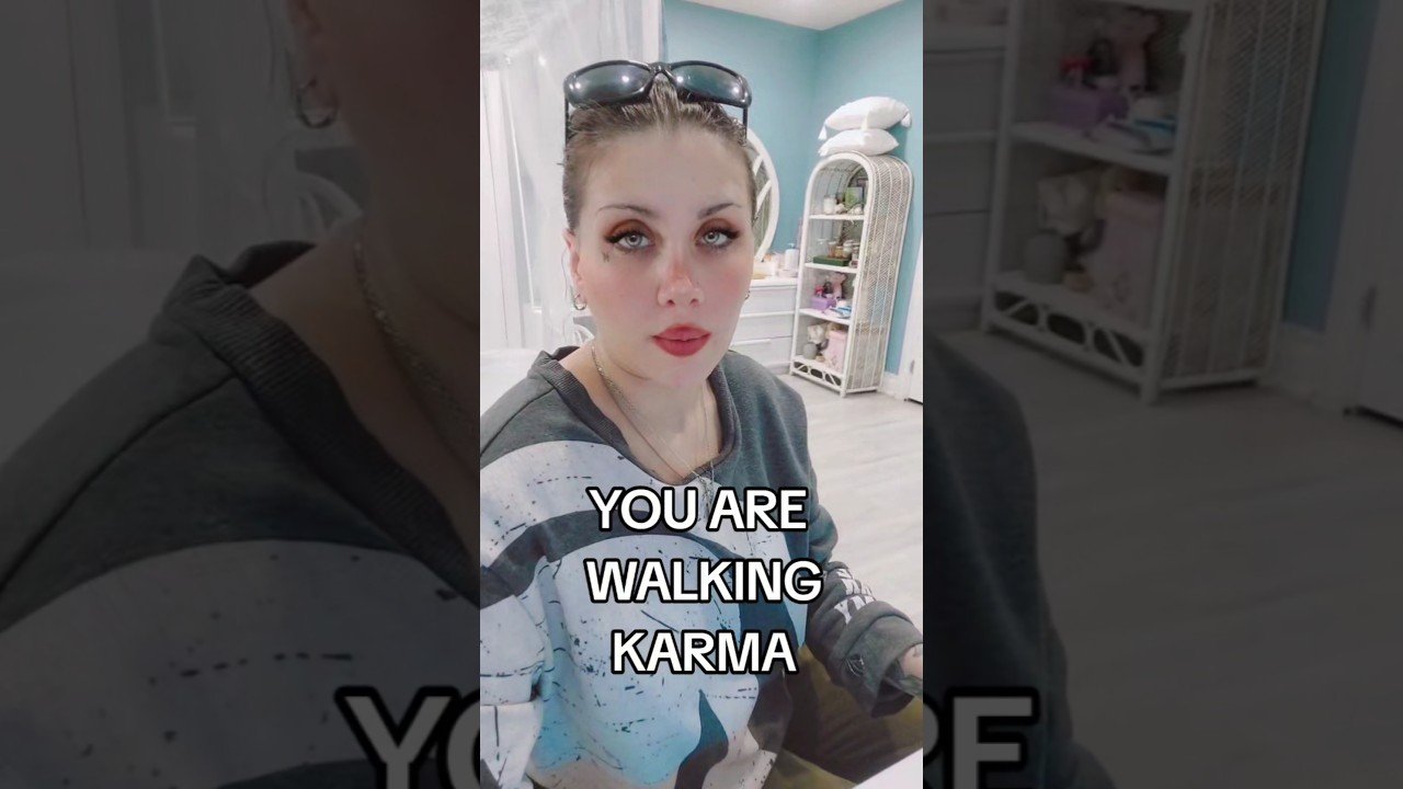 No momento, você está visualizando YOU ARE WALKING KARMA #karmic #tarot