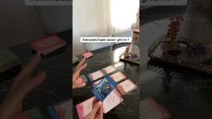 Leia mais sobre o artigo Aklınızdaki kişiler sizden gitti mi ? 👑🎀 #tarot #reels #aklimdakikisi