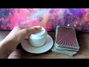 Leia mais sobre o artigo GÜZEL GELİŞMELER SENİ BEKLİYOR ✨💫 İZLEYENE ÖZEL KAHVE VE TAROT FALI 🔮
