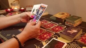 Leia mais sobre o artigo O Sizin Neyi Bilmenizi İstiyor? 🤓💕Neyi Bilmenizi İstemiyor?🤓💕