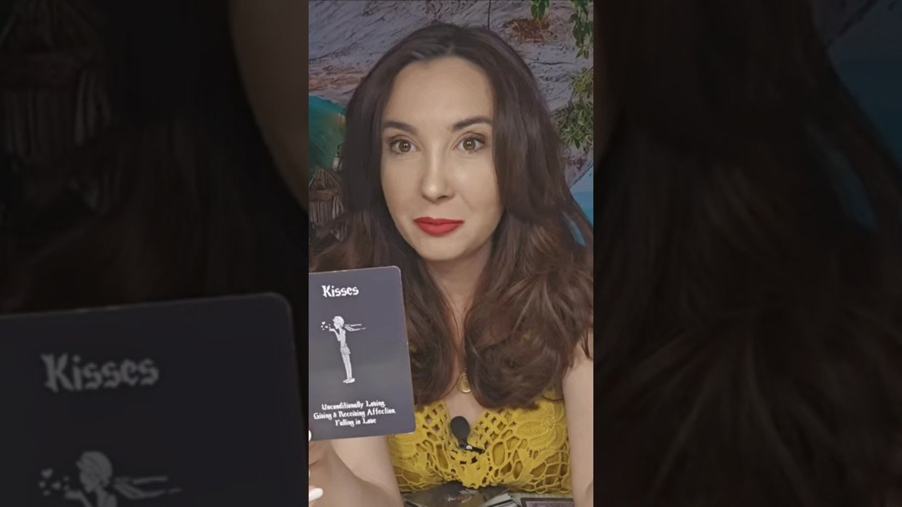 No momento, você está visualizando PESTI IULIE TAROT  #tarot