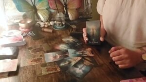 Leia mais sobre o artigo 💫🙏Stiže nešto PREDIVNO i PRESNAŽNO 💟 #visokasvecenica #tarot #ljubavnitarot