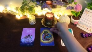 Leia mais sobre o artigo Tarot/CHỌN 1 TỤ BÀI: AI ĐANG ÂM THẦM ĐỂ Ý ĐẾN BẠN?