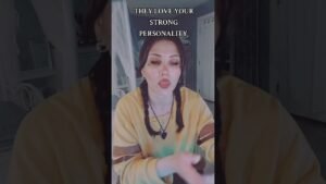 Leia mais sobre o artigo THEY LOVE YOUR STRONG PERSONALITY  #soulmate #tarot