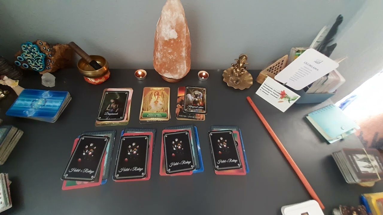No momento, você está visualizando Aklımdaki Kişinin Niyeti Ne? Ne Yapmak İstiyor? Tarot Açılımı